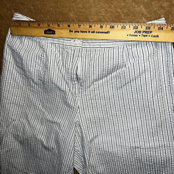 Hannah Stretch Women's Sz 8 Grey White Black Stripe Capri Pants C03 - Picture 4 of 6